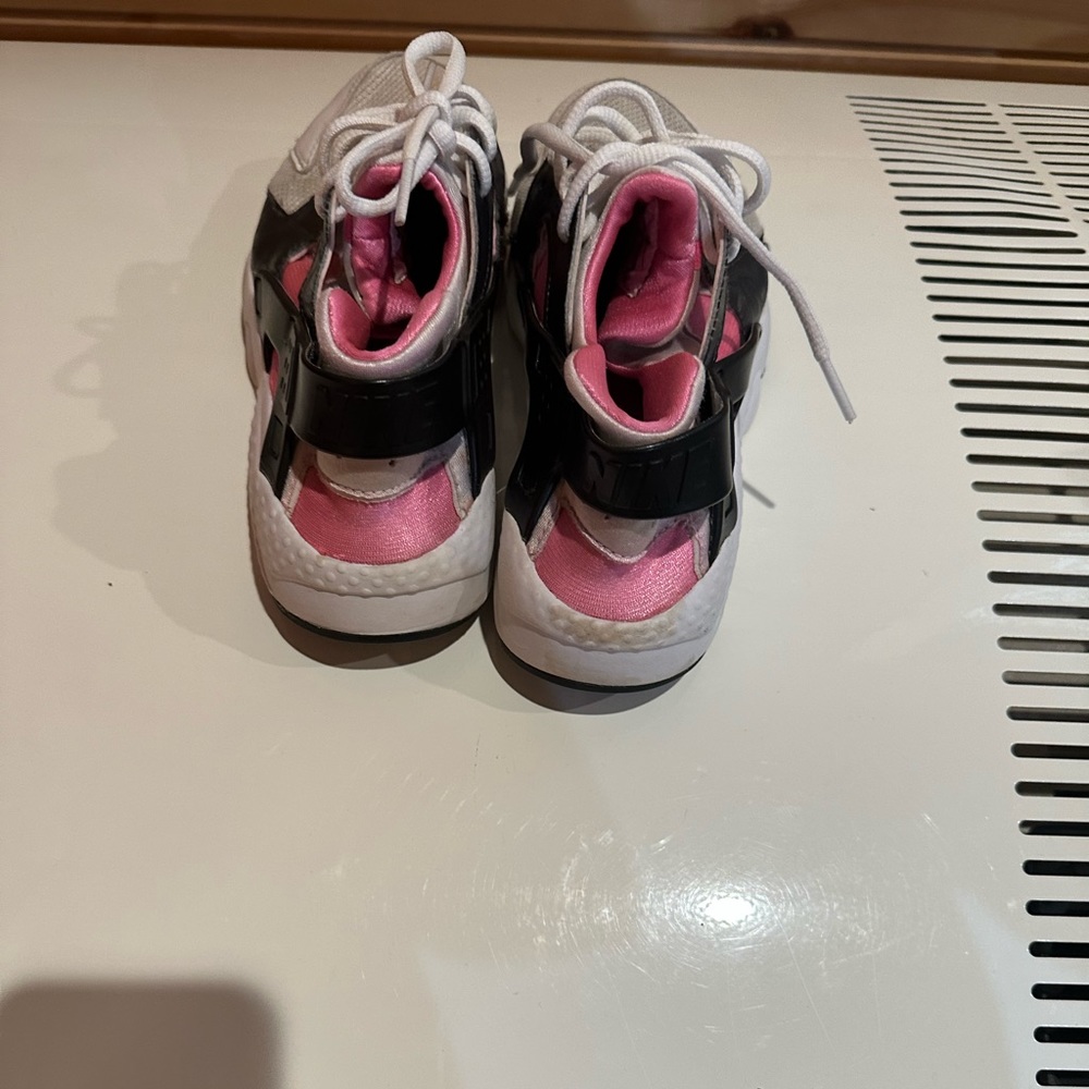 Women’s shoes